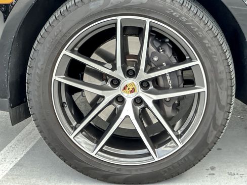 Certified 2025 Porsche Macan image 26