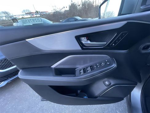 Certified 2025 Acura MDX SH-AWD w/ Technology Package image 12