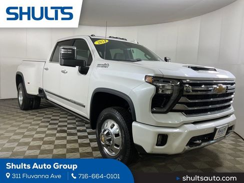 Used 2024 Chevrolet Silverado 3500 High Country w/ High Country Premium Package image 1