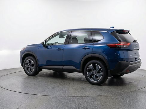 Used 2025 Nissan Rogue SV FWD image 6