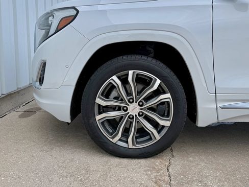 Used 2019 GMC Terrain Denali w/ Advanced Safety Package AWD/4WD image 37