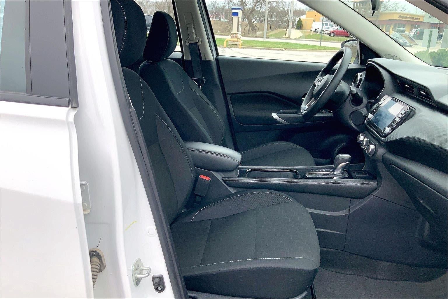 Used 2024 Nissan Kicks SV FWD image 7
