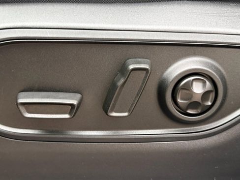 Used 2024 Jeep Grand Cherokee L Laredo image 23