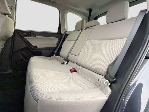 Used 2018 Subaru Forester 2.5i Premium AWD/4WD image 19