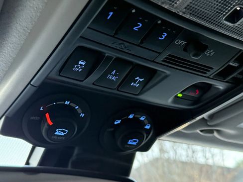 Used 2021 Toyota 4Runner Venture w/ Moonroof Package image 41