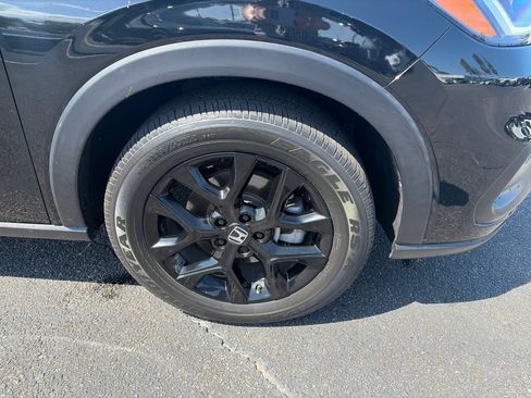 Certified 2025 Honda HR-V Sport image 9