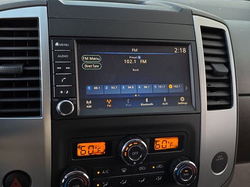 Used 2020 Nissan Frontier SV image 11