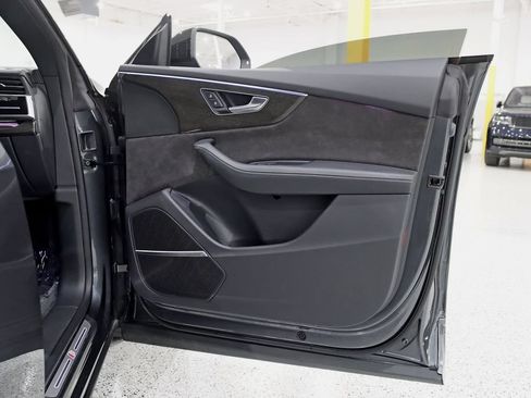 Used 2022 Audi SQ8 Prestige AWD/4WD image 37