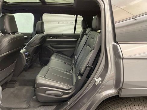 New 2025 Jeep Grand Cherokee L Limited w/ Luxury Tech Group II RWD image 15