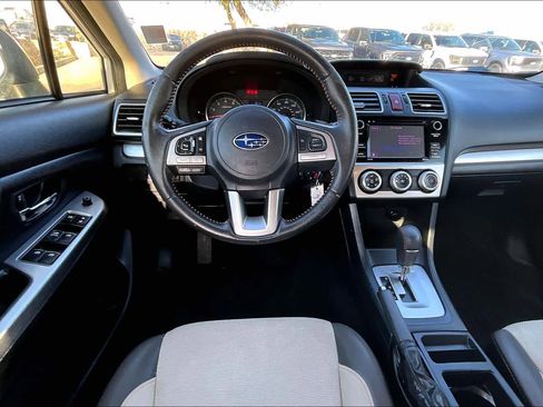 Used 2017 Subaru Crosstrek 2.0i Premium w/ Moonroof Package image 6