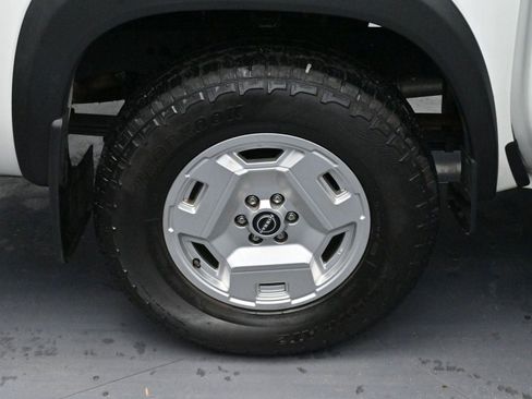 Used 2024 Nissan Frontier SV w/ Hardbody Edition image 33