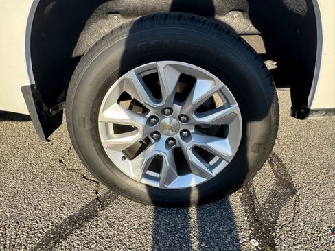 Used 2022 Chevrolet Silverado 1500 Custom image 40