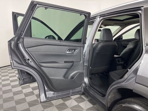 Used 2025 Nissan Rogue SV w/ SV Premium Package FWD image 42