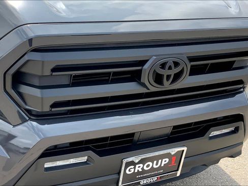 Used 2025 Toyota Tacoma SR5 image 27