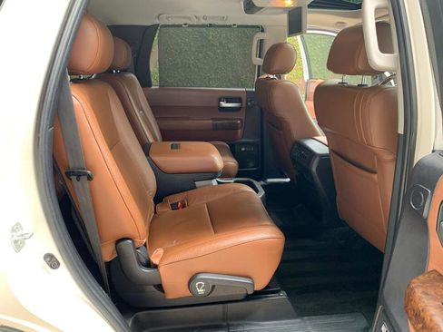 Used 2010 Toyota Sequoia Platinum RWD image 49