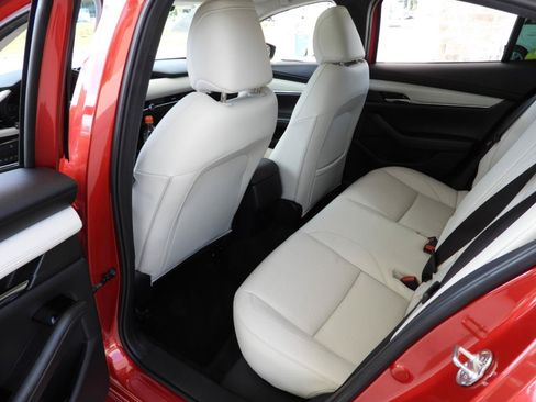 Used 2021 MAZDA MAZDA3 s FWD image 34