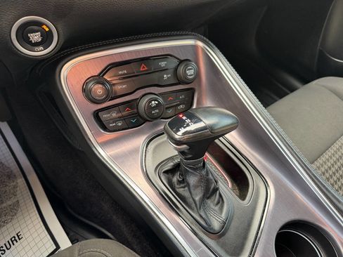 Used 2018 Dodge Challenger SXT image 18