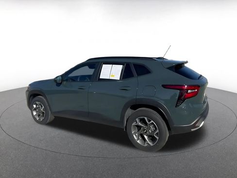 Used 2025 Chevrolet Trax LT image 10