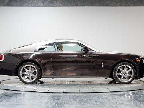 Used 2015 Rolls-Royce Wraith RWD image 19