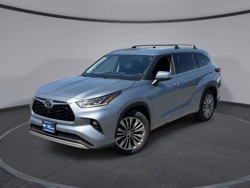 Used 2020 Toyota Highlander Platinum AWD/4WD image 1