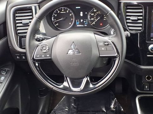 Used 2020 Mitsubishi Outlander AWD image 21