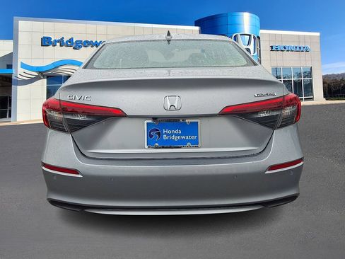 Used 2024 Honda Civic Touring image 5