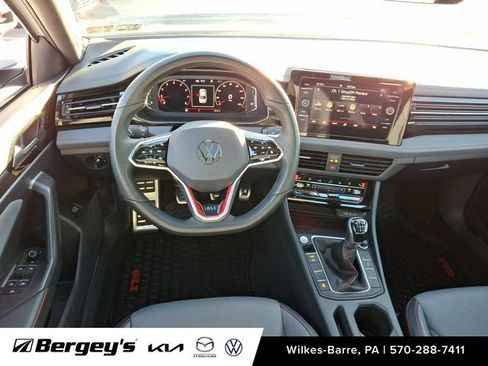 Used 2025 Volkswagen Jetta GLI Autobahn image 13