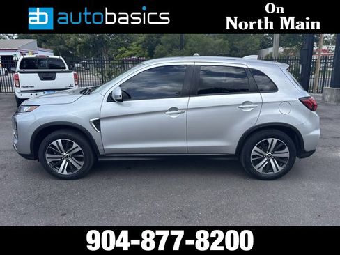 Used 2021 Mitsubishi Outlander Sport SE image 2