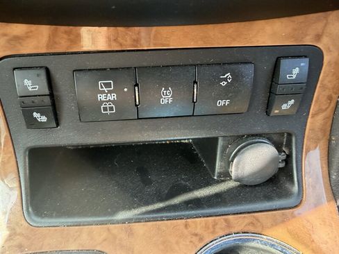 Used 2012 Buick Enclave Leather AWD/4WD image 18