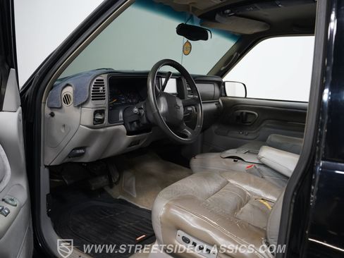 Used 1998 Chevrolet Silverado 1500 4x4 Extended Cab w/ Preferred Equipment Group 3 image 4