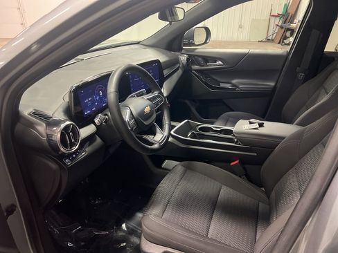 Certified 2025 Chevrolet Equinox LT image 9