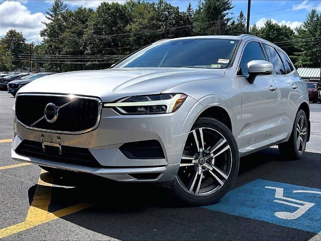 Used 2020 Volvo XC60 T5 Momentum w/ Protection Package Premier AWD/4WD image 3