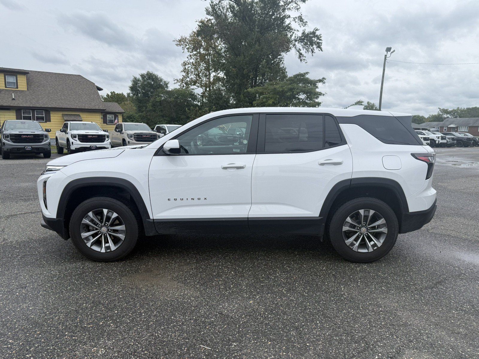 Used 2026 Chevrolet Equinox LT FWD image 6