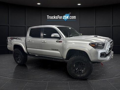 Used 2022 Toyota Tacoma SR5 image 1