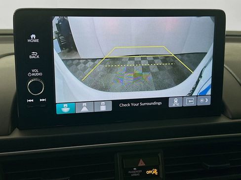 Certified 2025 Honda Pilot Touring image 13