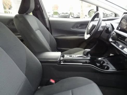 Used 2024 Toyota Prius LE image 11