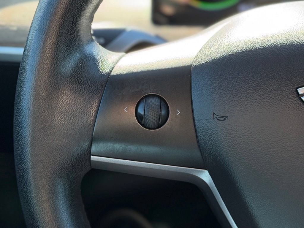 Used 2020 Tesla Model Y Long Range AWD/4WD image 11
