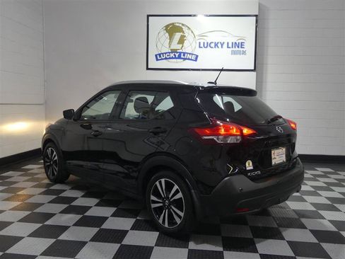 Used 2020 Nissan Kicks SV FWD image 11