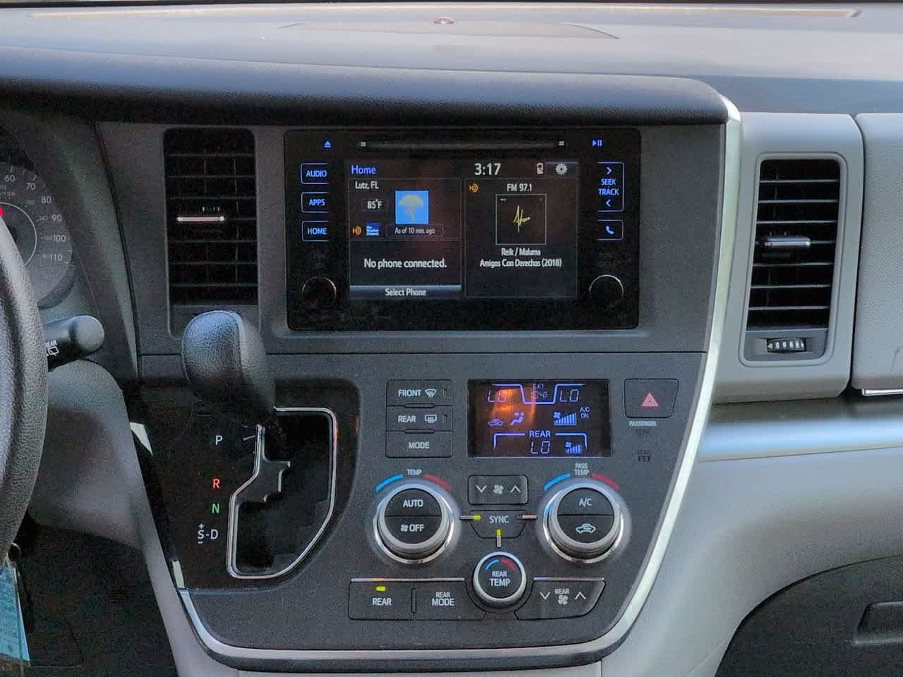 Used 2016 Toyota Sienna LE FWD image 18
