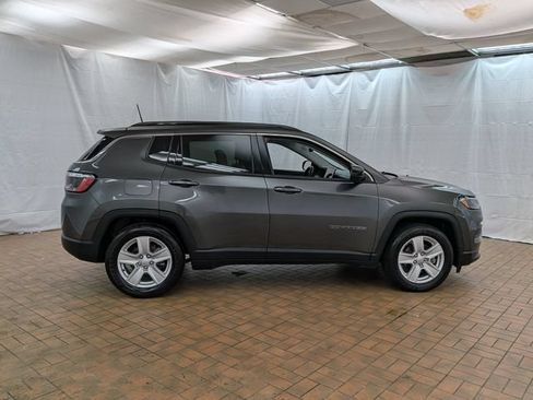 Used 2022 Jeep Compass Latitude w/ Convenience Group FWD image 9