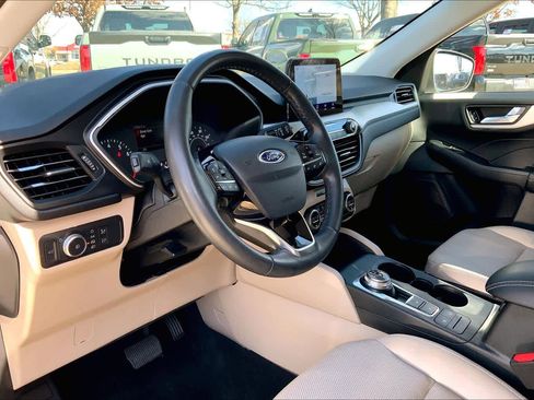 Used 2021 Ford Escape SEL image 17