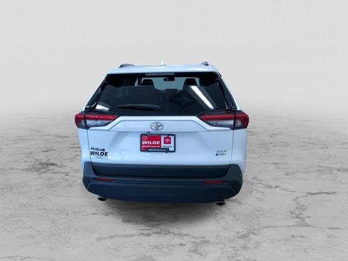 Used 2025 Toyota RAV4 XLE AWD/4WD image 9