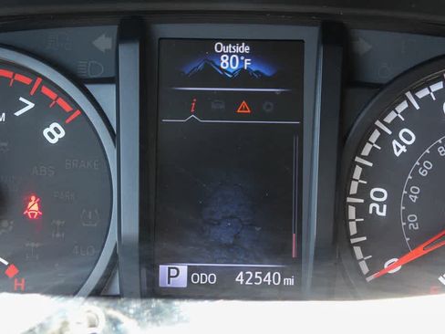 Used 2021 Toyota Tacoma SR AWD/4WD image 23