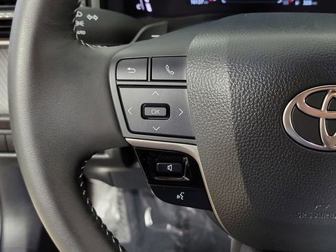 Used 2025 Toyota Camry SE FWD image 24