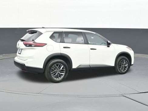 Used 2024 Nissan Rogue S image 15