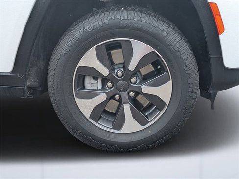 Used 2024 Jeep Grand Cherokee Limited 4xe image 10