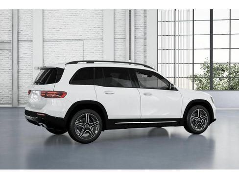 Used 2026 Mercedes-Benz GLB 250 4MATIC image 19