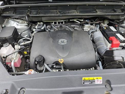 Used 2022 Toyota Highlander Platinum FWD image 27