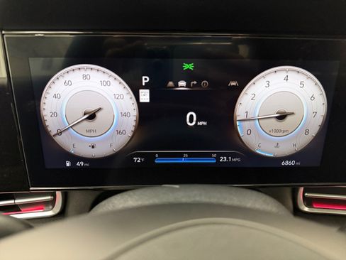 Certified 2024 Hyundai Elantra Limited FWD image 16