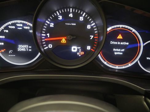 Certified 2023 Porsche Cayenne Platinum Edition AWD/4WD image 39